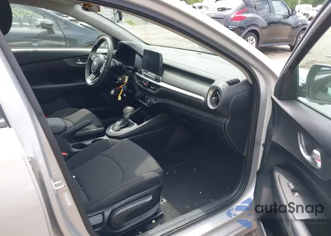 2019 Kia Forte Lxs z USA, uszkodzony, nr VIN 3KPF24AD5KE131934